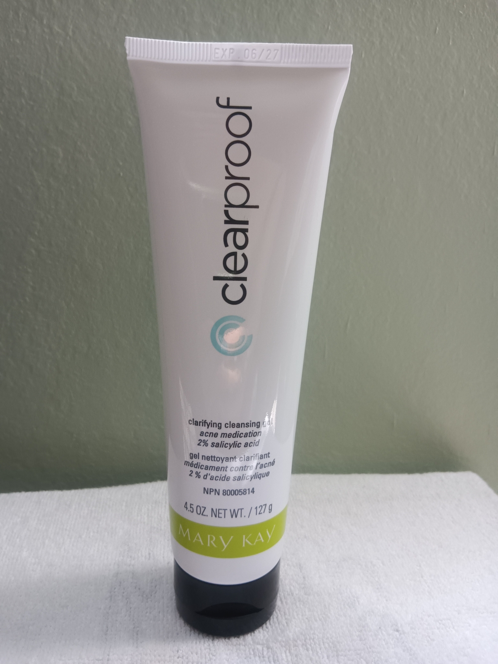 New Mary Kay Clearproof Clarifying Cleansing Gel - White with Green Unixes